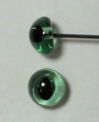 138 green straight wire oval pupil